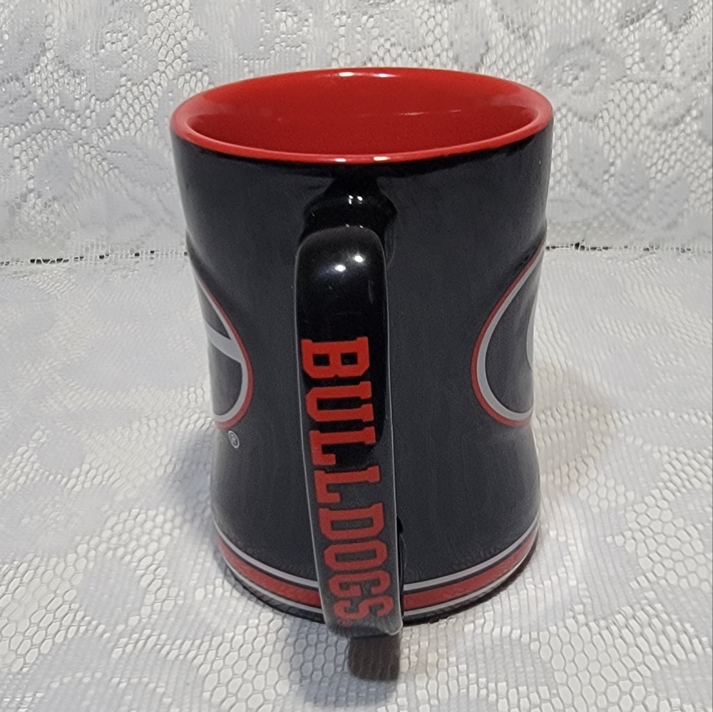 NCAA Georgia Bulldogs Black Red Embossed Cup 14oz Relief Coffee Mug Collectible - Picture 8 of 17
